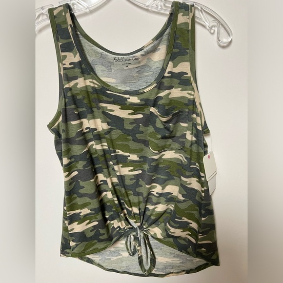 REBELLIOUS ONE. CAMOUFLAGE KNOT FRONT SLEEVELESS TANK TOP - Picture 4 of 5